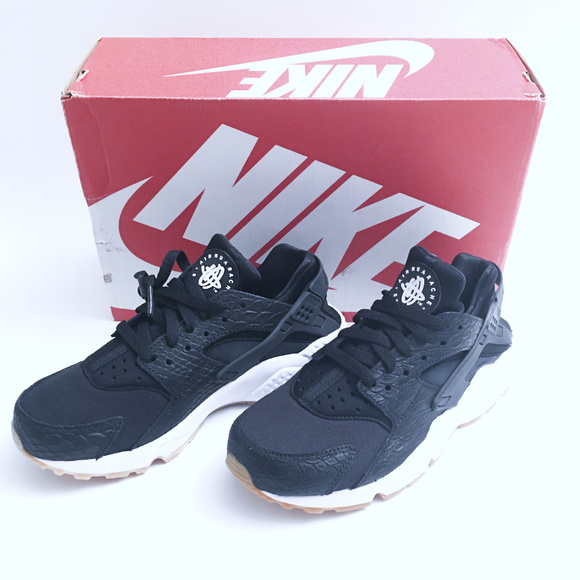 women's nike air huarache run se casual shoes